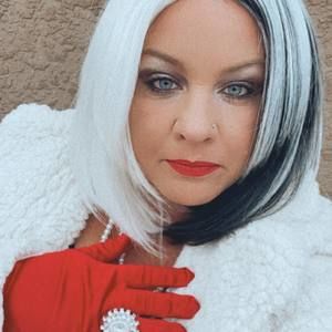 Meet your Posher, Niki